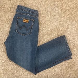 Wrangler boot cut- so flattering!